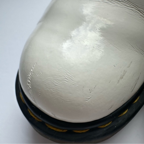 Dr martens woman’s white boots - Picture 5 of 14